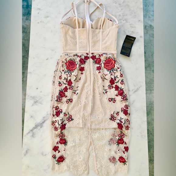 BEBE Maddie Lace Embroidered Midi Dress - Picture 5 of 11